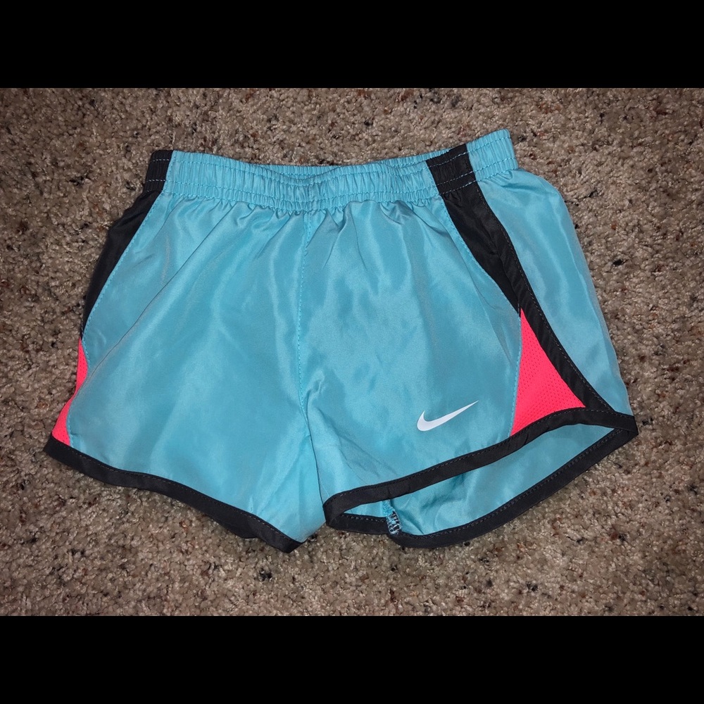 NIKE SHORTS